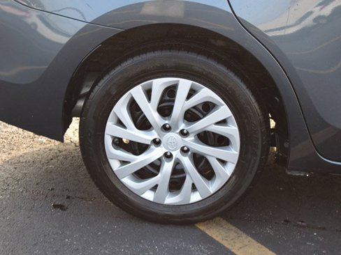 Used 2018 Toyota Corolla LE image 8