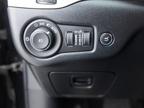 Used 2014 Jeep Cherokee Limited image 37