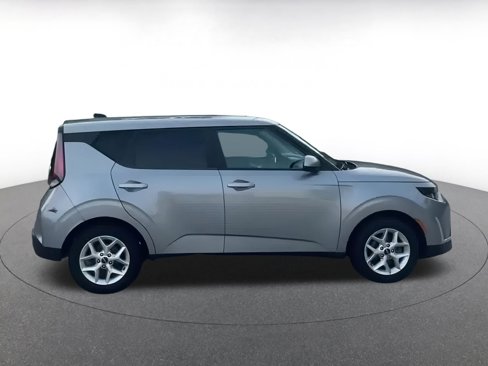 Used 2023 Kia Soul LX w/ LX Technology Package image 13