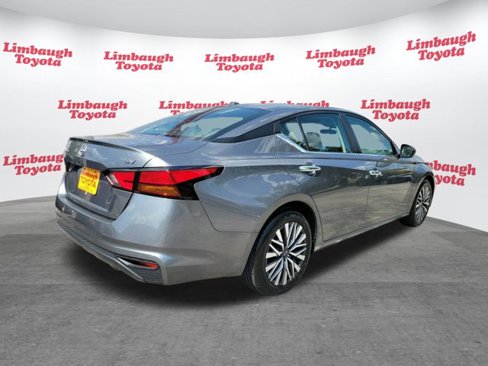 Used 2024 Nissan Altima 2.5 SV image 24