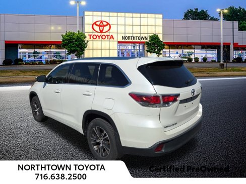 Used 2016 Toyota Highlander XLE image 11