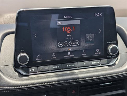 Used 2023 Nissan Rogue S image 19