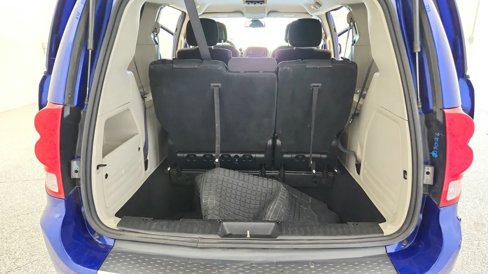 Used 2018 Dodge Grand Caravan SE w/ UConnect Hands-Free Group image 19