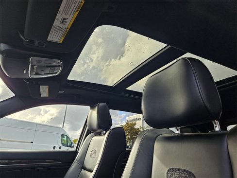 Used 2017 Jeep Grand Cherokee Overland image 28