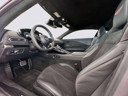 New 2025 Aston Martin V8 Vantage Coupe image 16