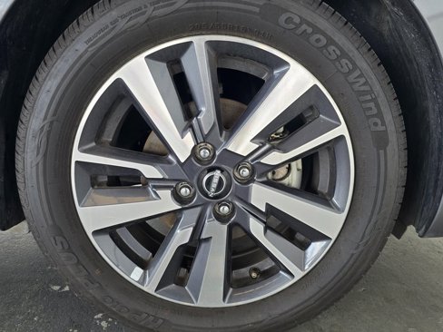 Used 2023 Nissan Versa S image 42