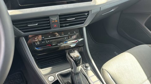 Used 2025 Volkswagen Jetta SE image 20