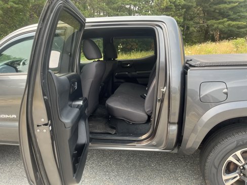 Used 2016 Toyota Tacoma SR image 18