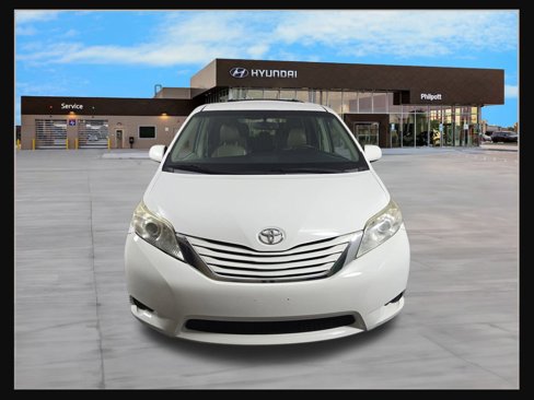 Used 2016 Toyota Sienna LE image 5