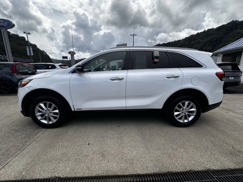Used 2017 Kia Sorento LX w/ LX Convenience Package image 17