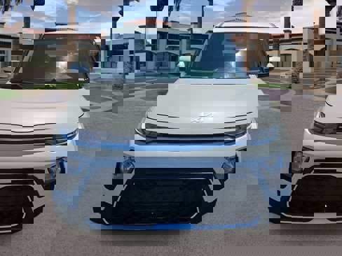 Used 2022 Kia Soul LX image 3