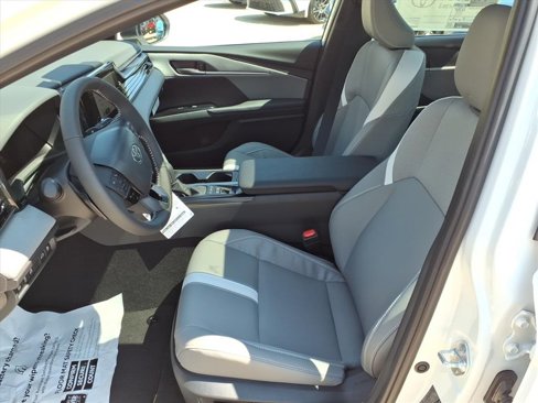 New 2025 Toyota Camry SE image 12