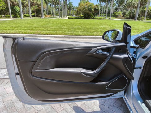 Used 2019 Buick Cascada Premium image 9