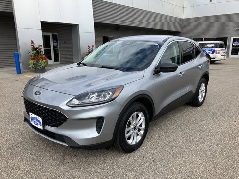 Used 2022 Ford Escape SE w/ Cold Weather Package image 2