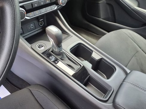Certified 2025 Nissan Sentra S image 27
