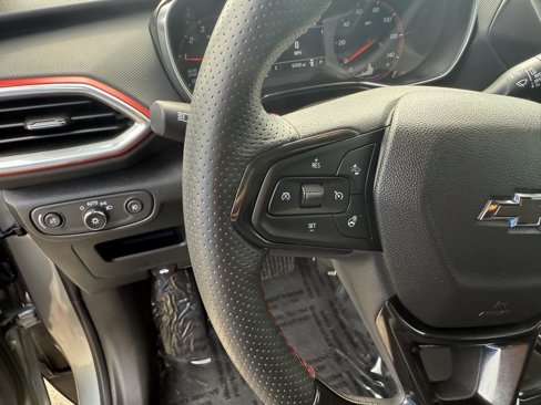 Used 2023 Chevrolet TrailBlazer RS image 28