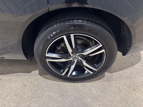 Used 2018 Volvo XC60 T6 R-Design w/ Convenience Package image 12