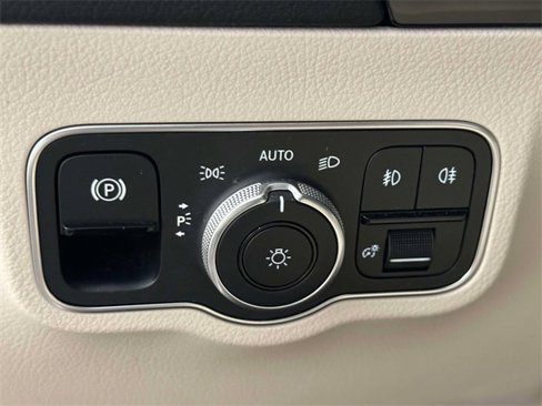 Used 2022 Mercedes-Benz GLA 250 4MATIC image 27