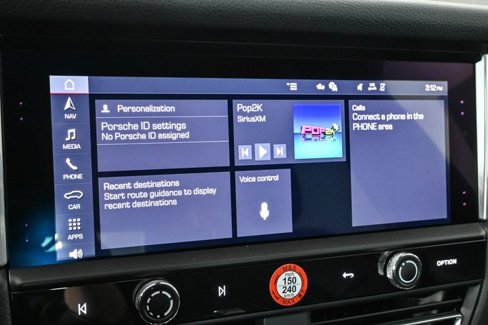 Certified 2025 Porsche Macan image 13