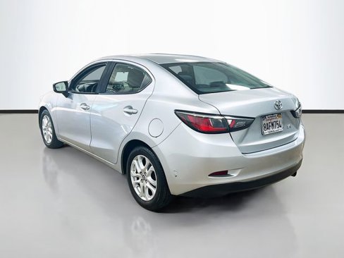 Used 2017 Toyota Yaris iA image 5
