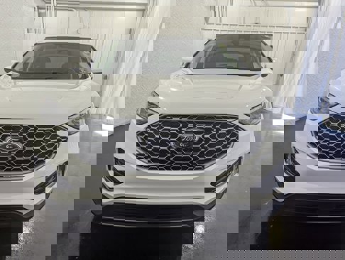 Used 2024 Ford Edge SEL w/ Convenience Package image 4