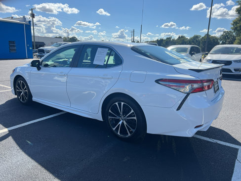Used 2018 Toyota Camry SE image 11