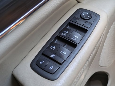Used 2022 Jeep Grand Cherokee Limited image 21