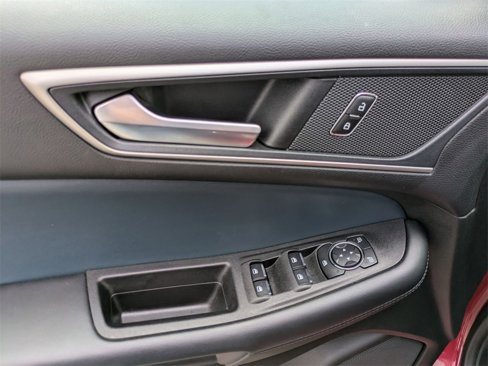 Used 2023 Ford Edge SEL w/ Sport Appearance Package image 15