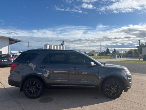 Used 2018 Ford Explorer XLT w/ Equipment Group 202A image 13