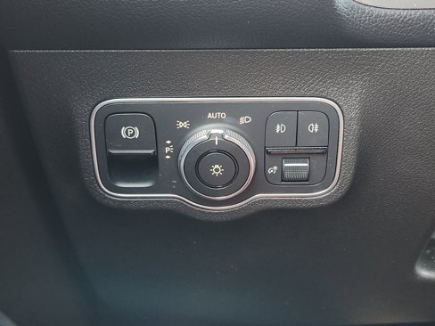 Used 2020 Mercedes-Benz GLB 250 image 25