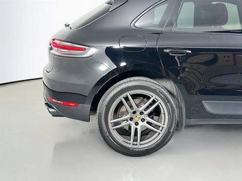 Certified 2020 Porsche Macan image 13