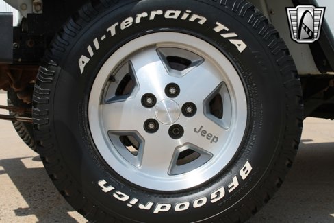 Used 1990 Jeep Wrangler S image 10