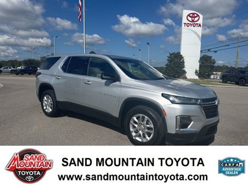 Used 2022 Chevrolet Traverse LS image 1