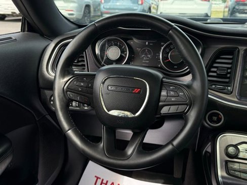 Used 2015 Dodge Challenger SXT w/ Driver Convenience Group image 8