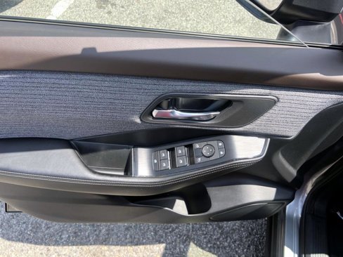 Used 2023 Nissan Rogue SV image 15