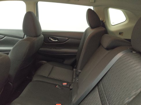 Used 2018 Nissan Rogue SV image 18