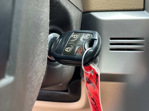 Used 2014 Ford F150 Lariat w/ Lariat Chrome Package image 29
