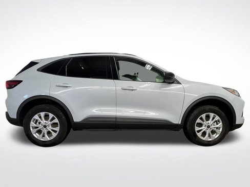 New 2025 Ford Escape Active w/ Active Premium Tech Pack image 2