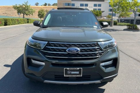 Used 2022 Ford Explorer XLT w/ Equipment Group 202A image 6