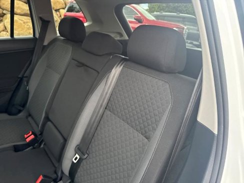 Used 2020 Volkswagen Tiguan S image 18