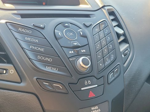 Used 2017 Ford Fiesta SE image 29