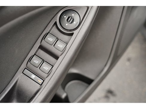 Used 2016 Ford Focus SE image 16