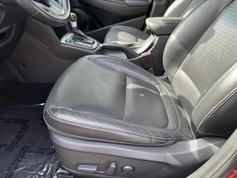 Used 2021 Hyundai Kona Limited w/ Cargo Package image 12