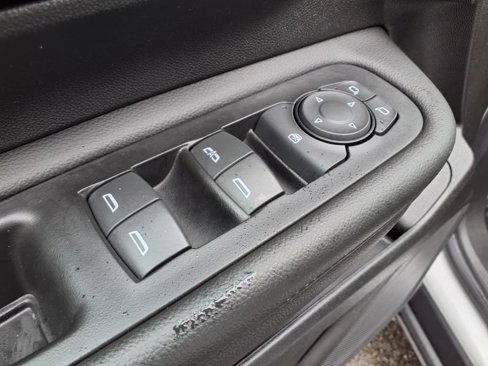 Used 2022 GMC Terrain SLE image 13