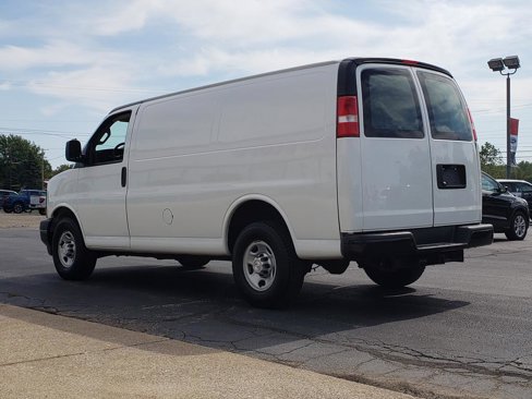 Used 2017 Chevrolet Express 2500 image 7