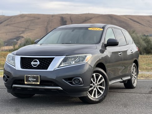 Used 2014 Nissan Pathfinder S image 1