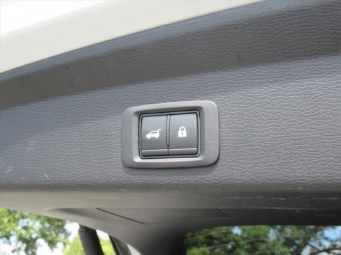 Used 2022 Mitsubishi Outlander SE image 32