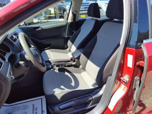 Used 2017 Volkswagen Jetta S image 10