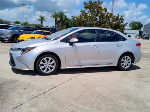 Used 2023 Toyota Corolla LE image 3