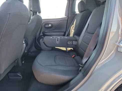 Used 2022 Jeep Renegade Latitude w/ Convenience Group image 11